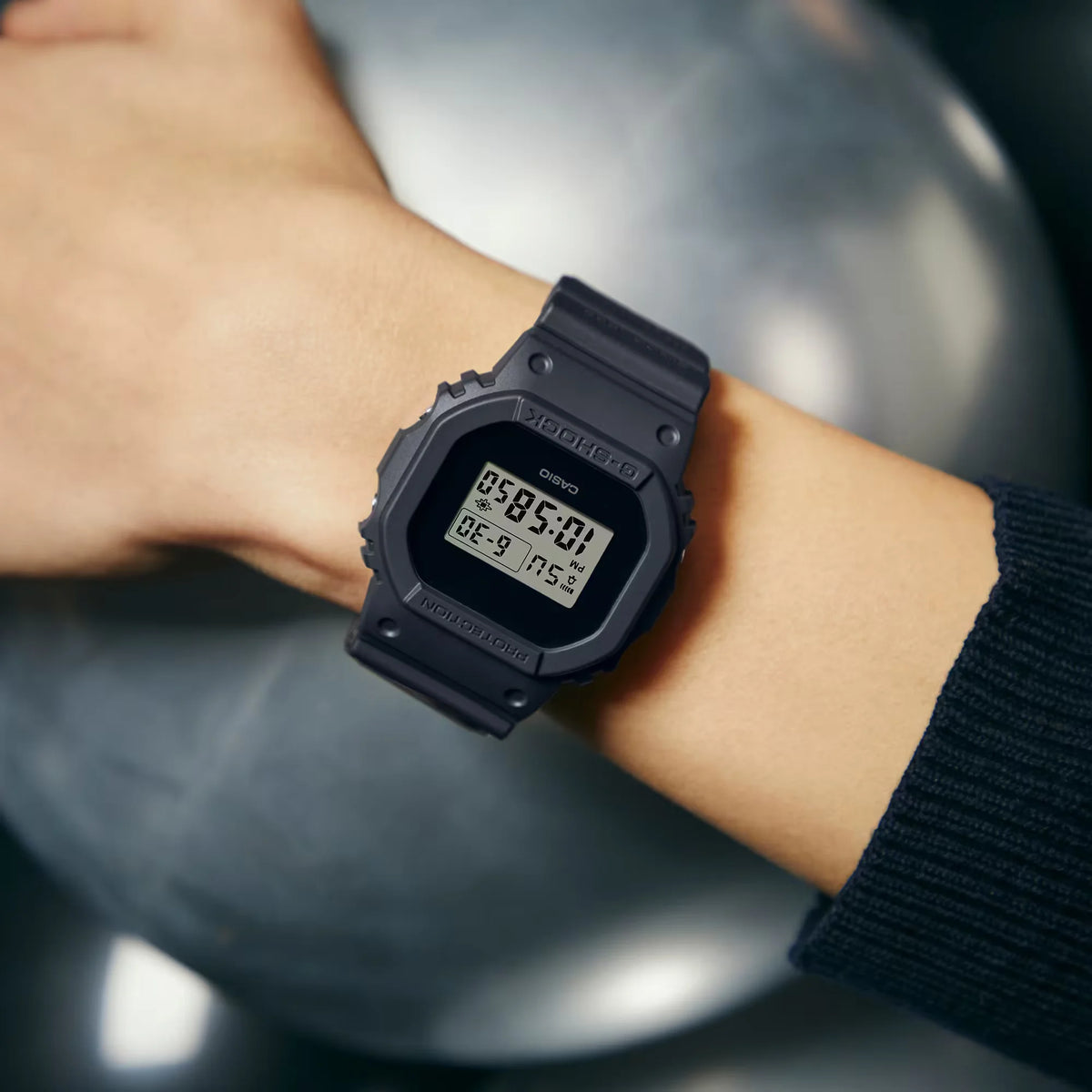 G-SHOCK DWE-5657RE-1D