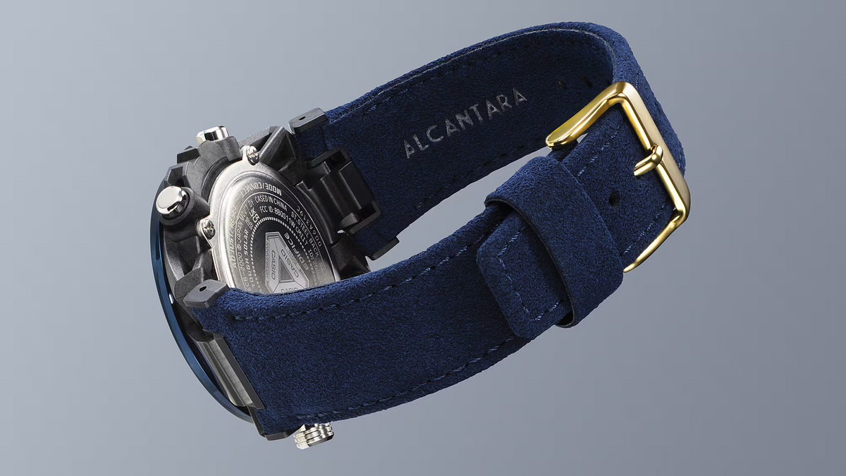 EDIFICE ECB-2000SS-2A